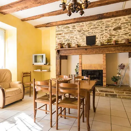 Beautiful Near And Forest Holiday home *